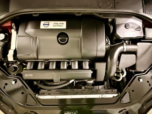 Used 2014 Volvo XC70 3.2 Platinum image 2