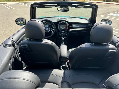 Used 2016 MINI Cooper Convertible image 18