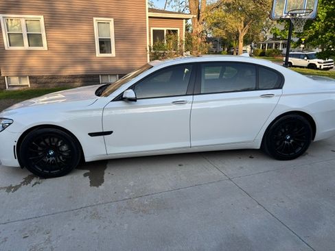 Used 2015 BMW 740Li xDrive AWD/4WD image 8