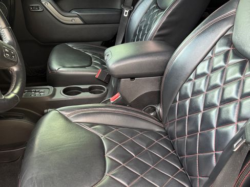 Used 2015 Jeep Wrangler Unlimited Sport w/ Quick Order Package 24S image 11