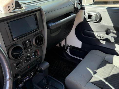 Used 2010 Jeep Wrangler Unlimited Sport image 5