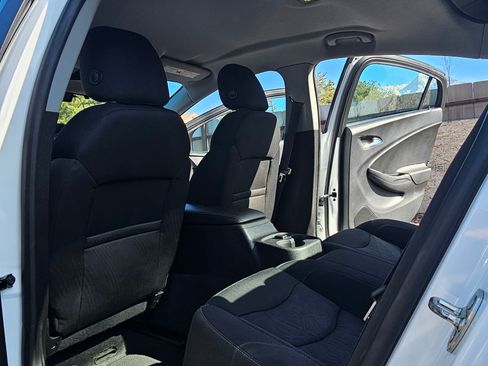 Used 2016 Chevrolet Volt LT image 5