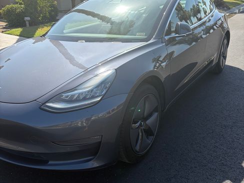 Used 2018 Tesla Model 3 Mid Range RWD image 11