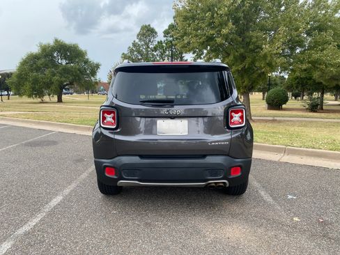 Used 2017 Jeep Renegade Limited image 5