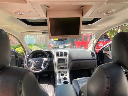 Used 2011 GMC Acadia SLT AWD/4WD image 10