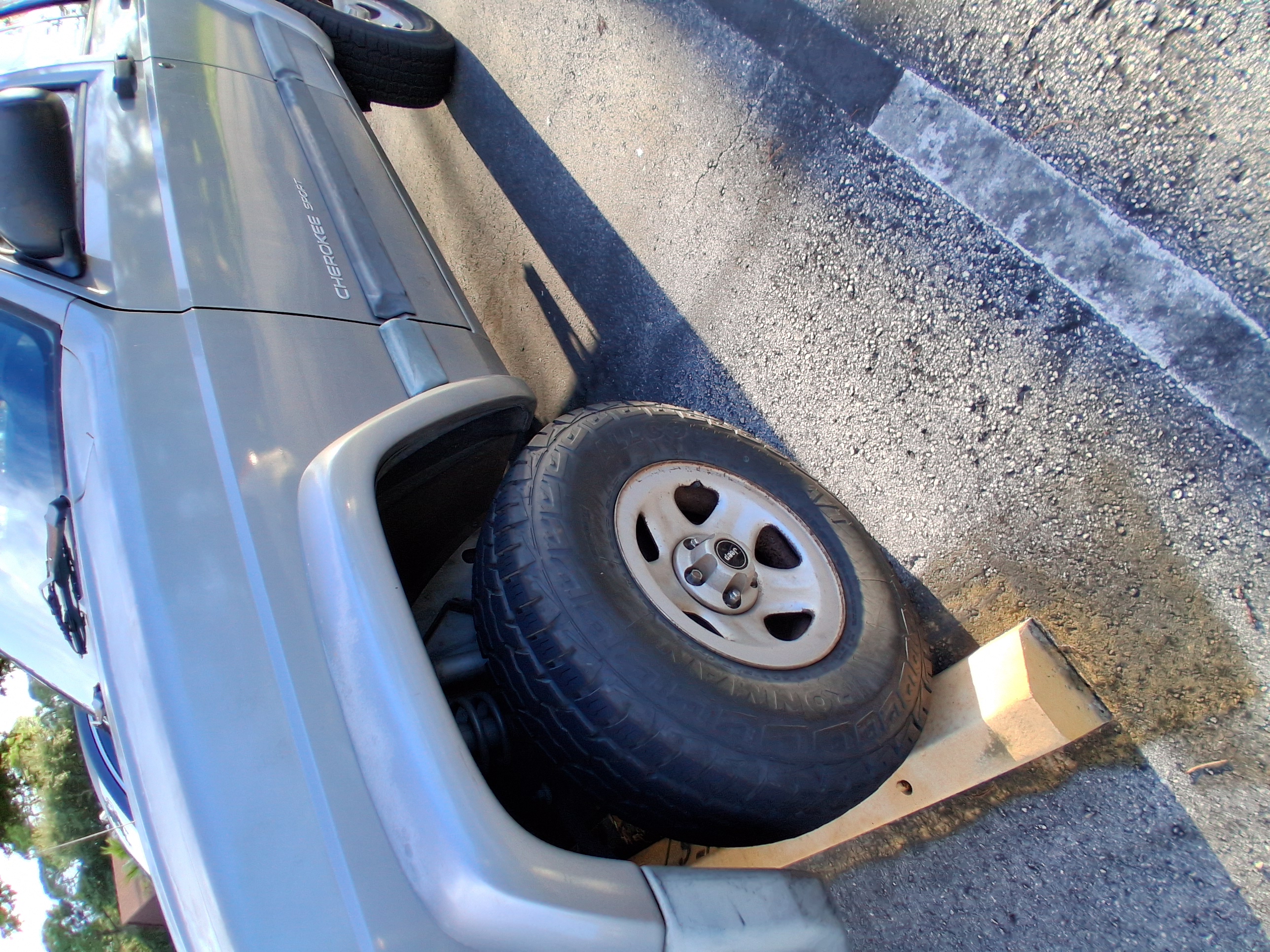 Used 2001 Jeep Cherokee Sport RWD image 2
