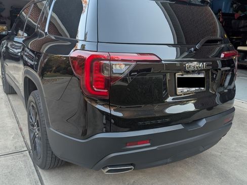 Used 2023 GMC Acadia SLT w/ Elevation Edition image 6