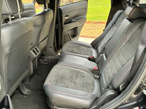 Used 2020 Mitsubishi Outlander LE FWD image 13