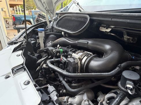 Used 2020 Ford Transit 250 Medium Roof RWD image 26