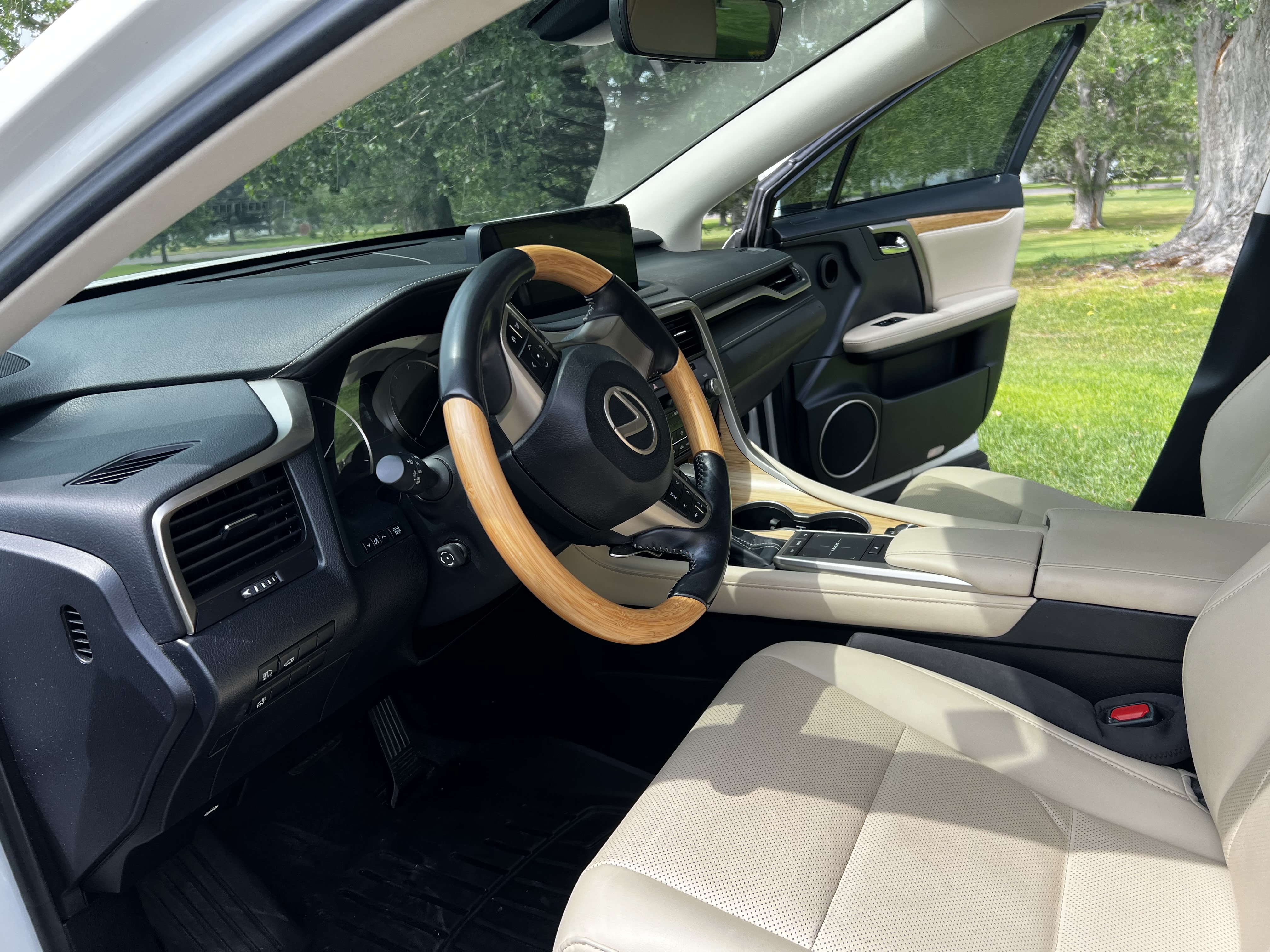 Used 2022 Lexus RX 350 AWD w/ Premium Package image 8