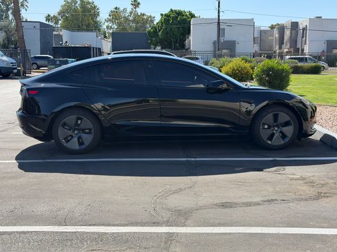 Used 2021 Tesla Model 3 Standard Range Plus image 8