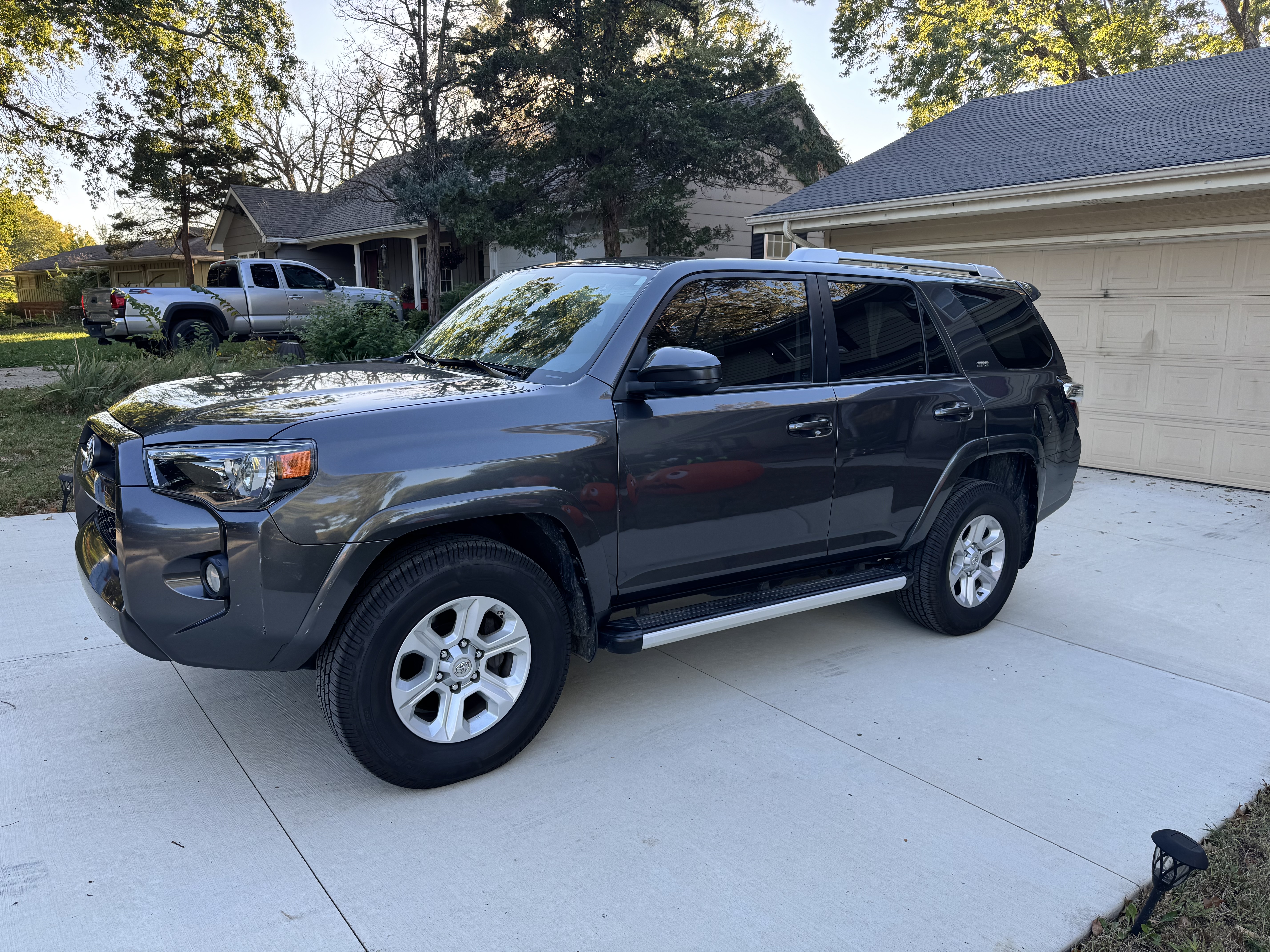 Used 2015 Toyota 4Runner SR5 AWD/4WD image 15