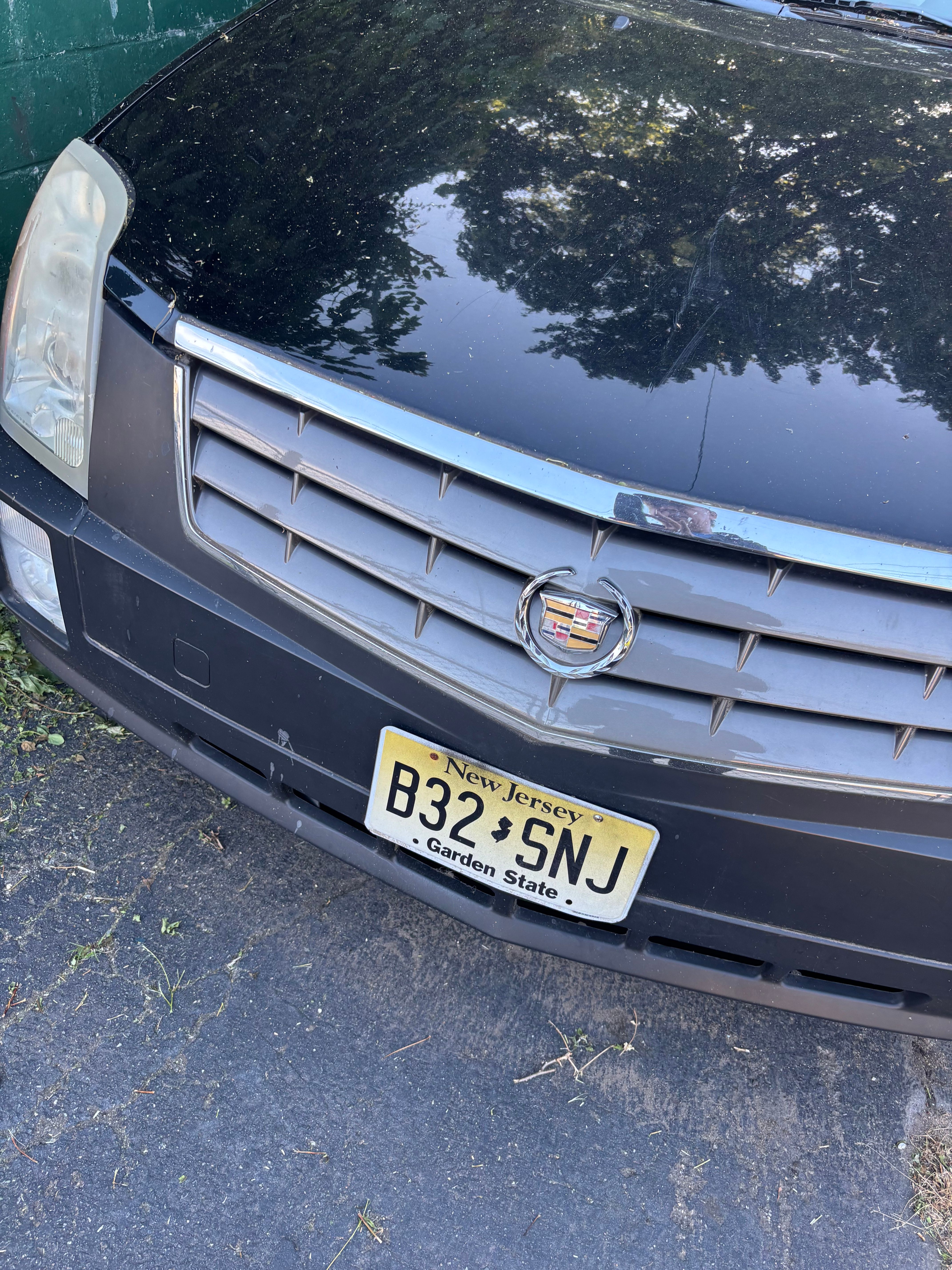 Used 2005 Cadillac SRX w/ Preferred Equipment Group AWD/4WD image 1