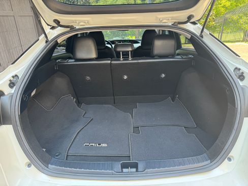 Used 2017 Toyota Prius Two image 27