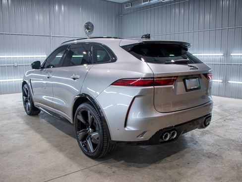 Used 2025 Jaguar F-PACE SVR 575 Edition image 31