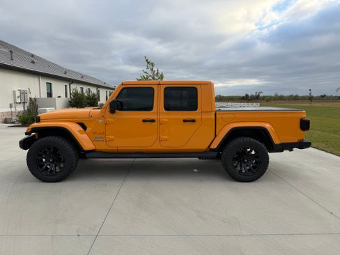 Used 2021 Jeep Gladiator Overland w/ Popular Equipment Package image 2