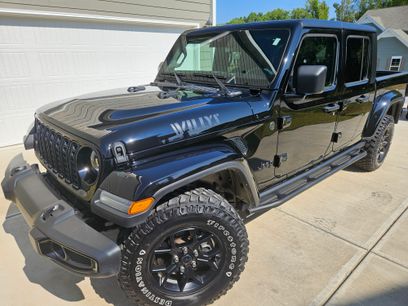 Used 2024 Jeep Gladiator Sport