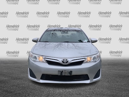 Used 2014 Toyota Camry LE FWD image 1