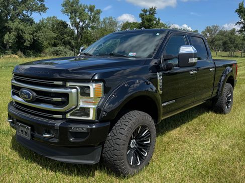 Used 2022 Ford F350 Platinum w/ FX4 Off-Road Package AWD/4WD image 9