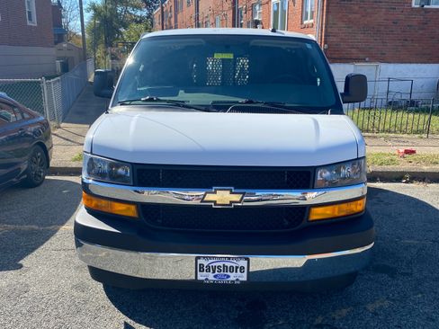 Used 2022 Chevrolet Express 2500 w/ Driver Convenience Package image 1