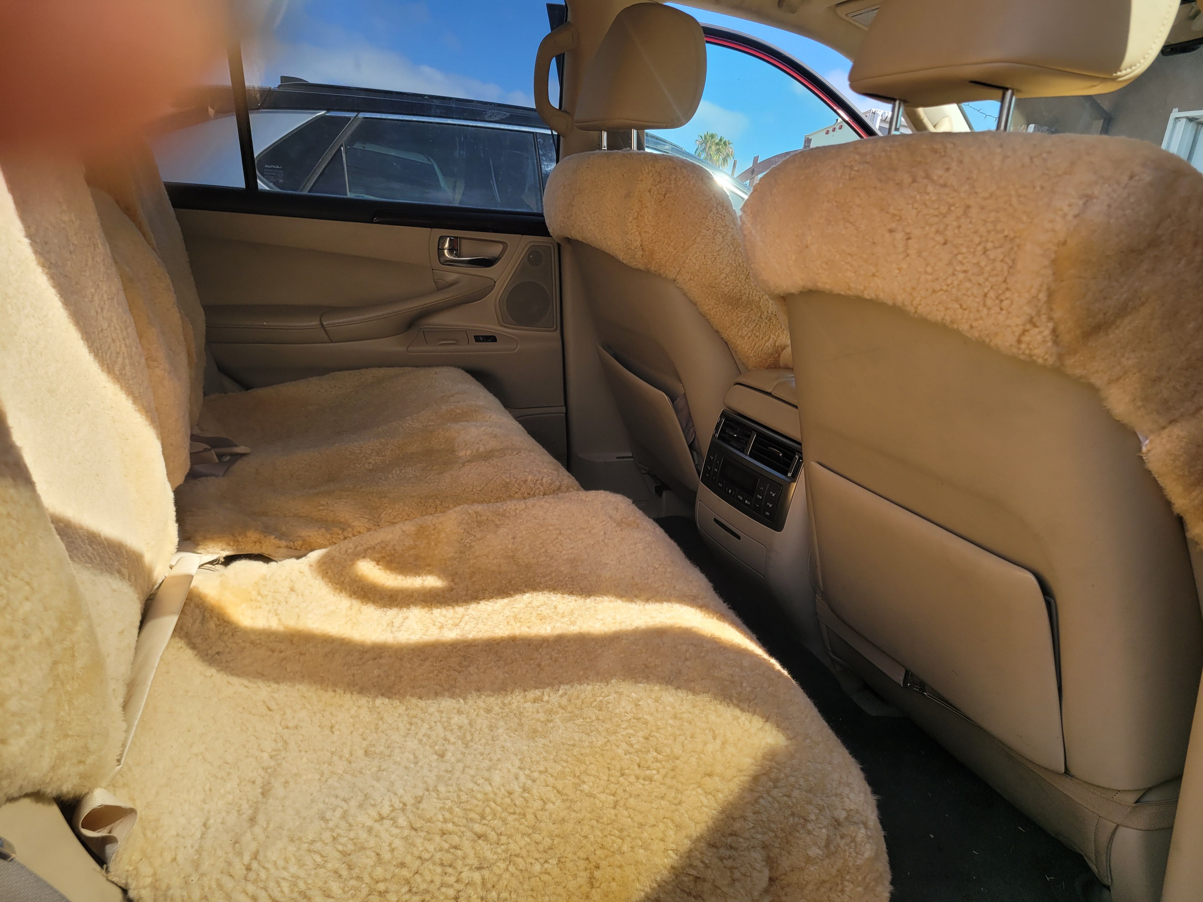 Used 2011 Lexus LX 570 4WD w/ Luxury Pkg image 9