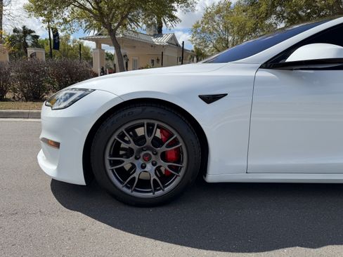 Used 2024 Tesla Model S Plaid image 11