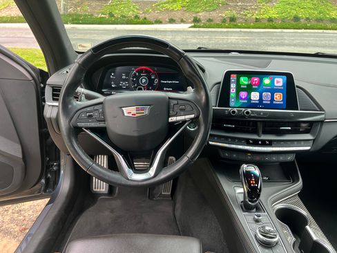 Used 2021 Cadillac CT4 V w/ Technology Package image 11