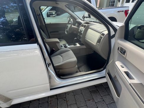 Used 2008 Mercury Mariner 2WD image 12