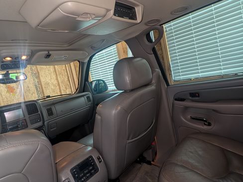 Used 2006 GMC Yukon XL Denali AWD/4WD image 9