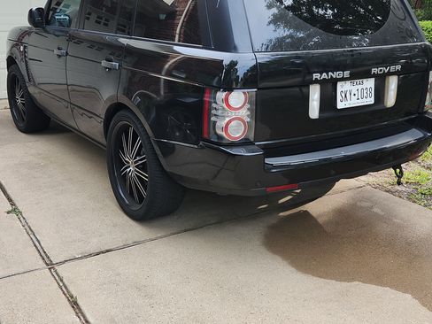 Used 2011 Land Rover Range Rover HSE image 6