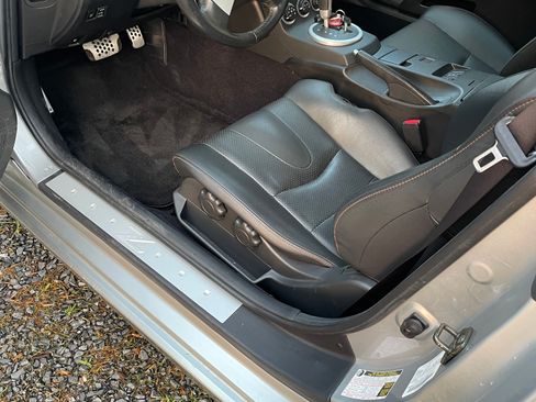 Used 2004 Nissan 350Z Touring image 11