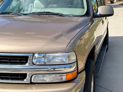 Used 2001 Chevrolet Suburban LT w/ LT Preferred Equipment Group AWD/4WD image 5