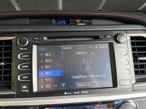 Used 2017 Toyota Highlander Limited Platinum AWD/4WD image 11