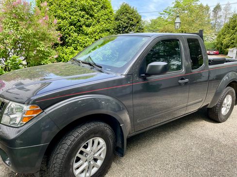 Used 2015 Nissan Frontier SV w/ SV Value Truck Package image 5