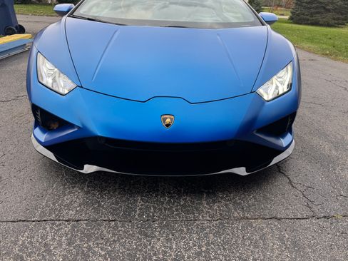 Used 2021 Lamborghini Huracan EVO image 15