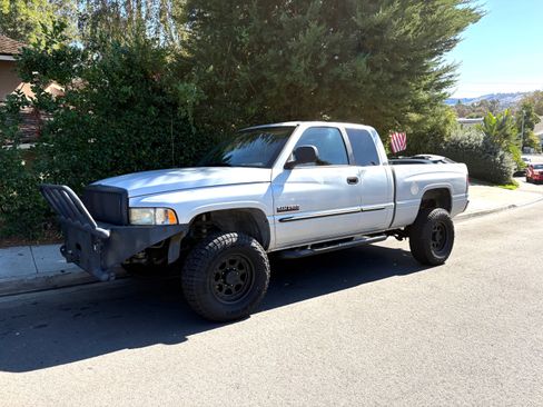 Used 2002 Dodge Ram 2500 Truck 4x4 Quad Cab image 1