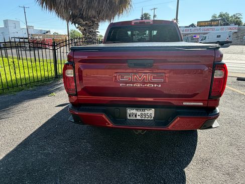 Used 2024 GMC Canyon Elevation w/ Elevation Premium Package RWD image 9