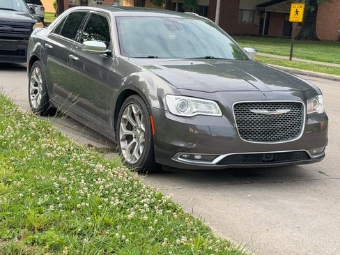 Used 2017 Chrysler 300 C Platinum w/ Safetytec Plus Group RWD image 5