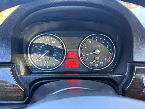 Used 2011 BMW 328i xDrive Coupe image 12