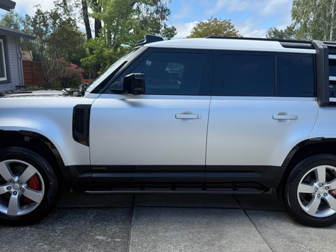 Used 2023 Land Rover Defender 110 X AWD/4WD image 8