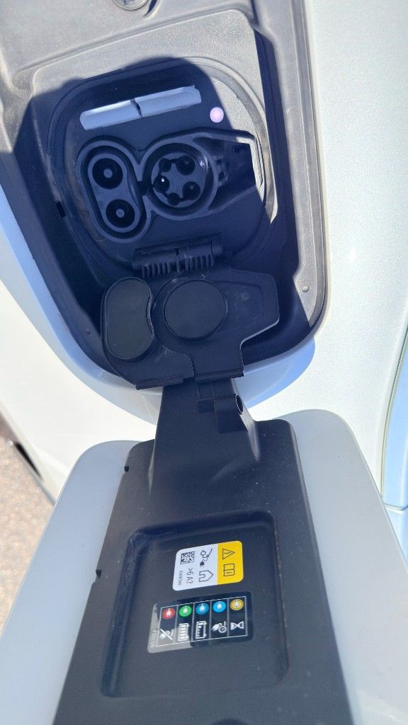 Used 2023 BMW i4 eDrive35 RWD image 5