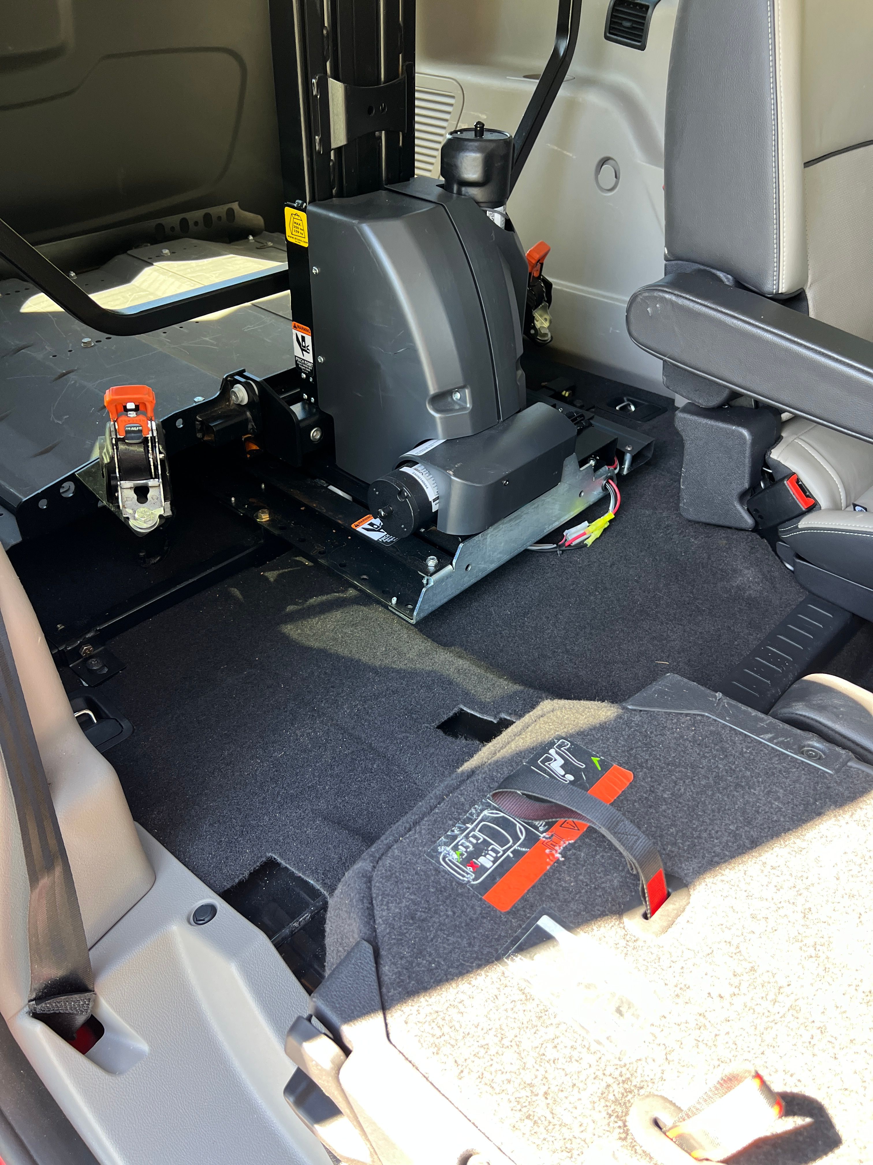 Used 2017 Ford Transit Connect Titanium FWD image 14