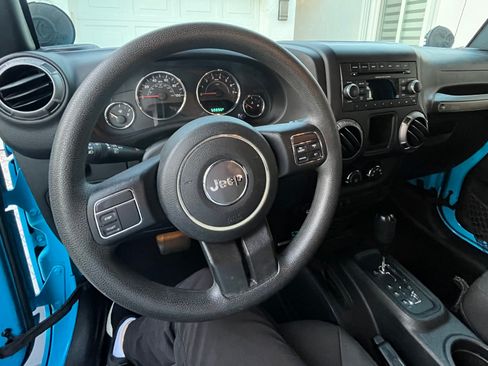 Used 2017 Jeep Wrangler Unlimited Sport image 12