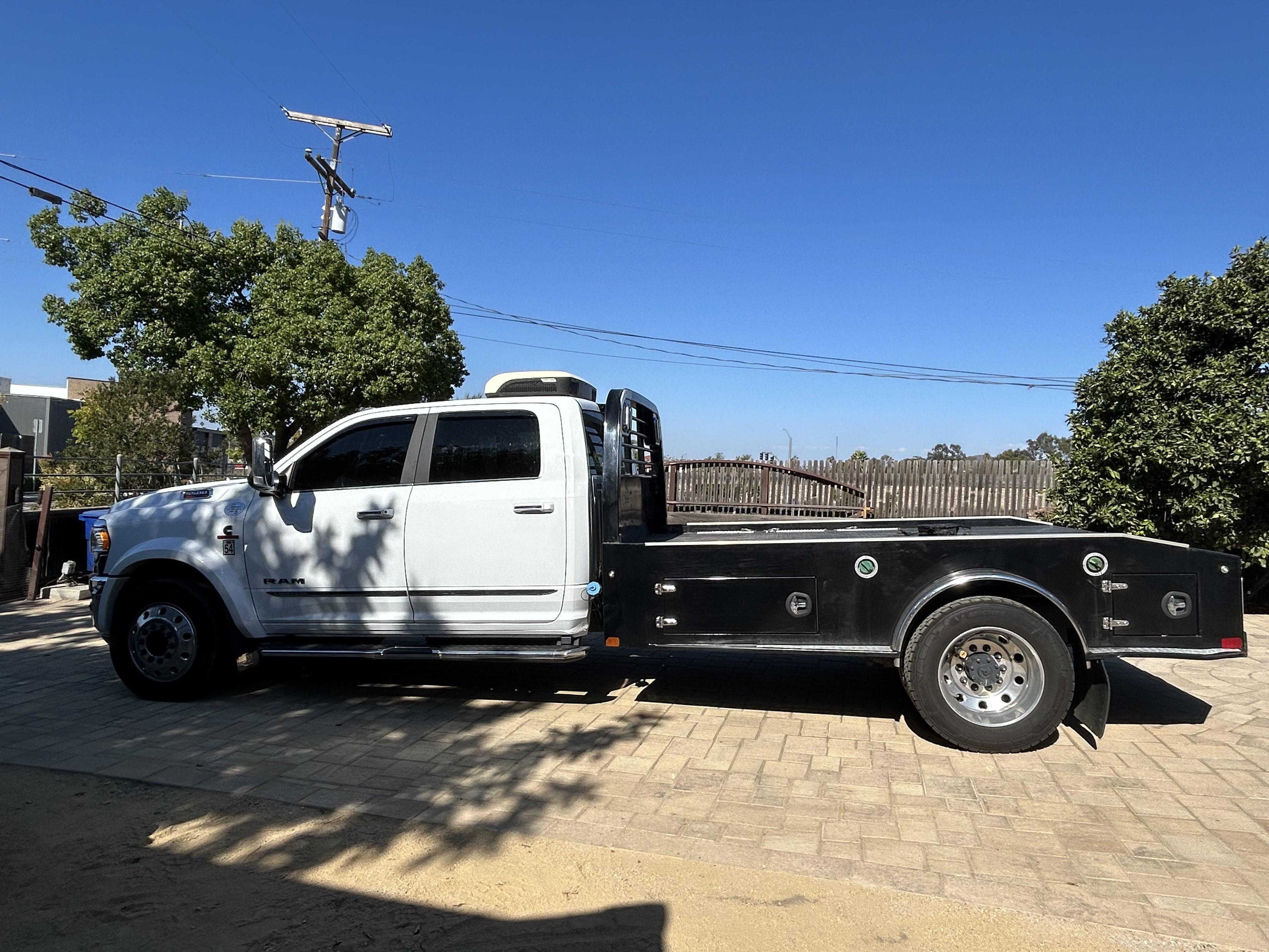 Used 2022 RAM 5500 4x4 Crew Cab image 10