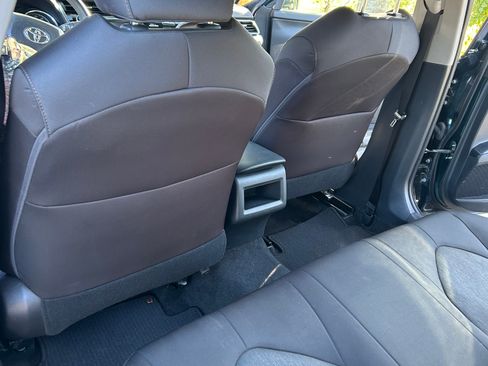 Used 2019 Toyota Camry LE image 6