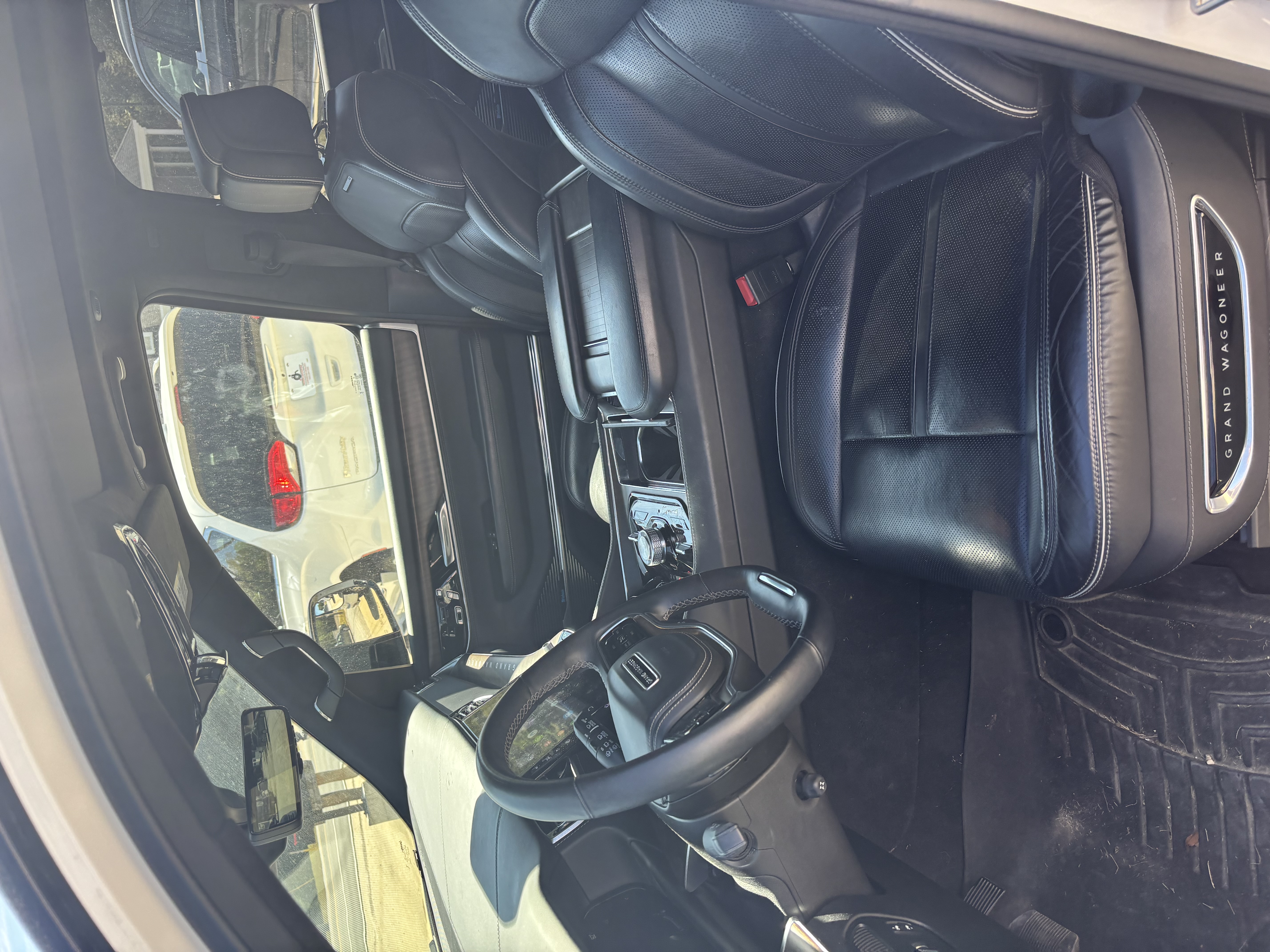 Used 2023 Jeep Grand Wagoneer Series II AWD/4WD image 6