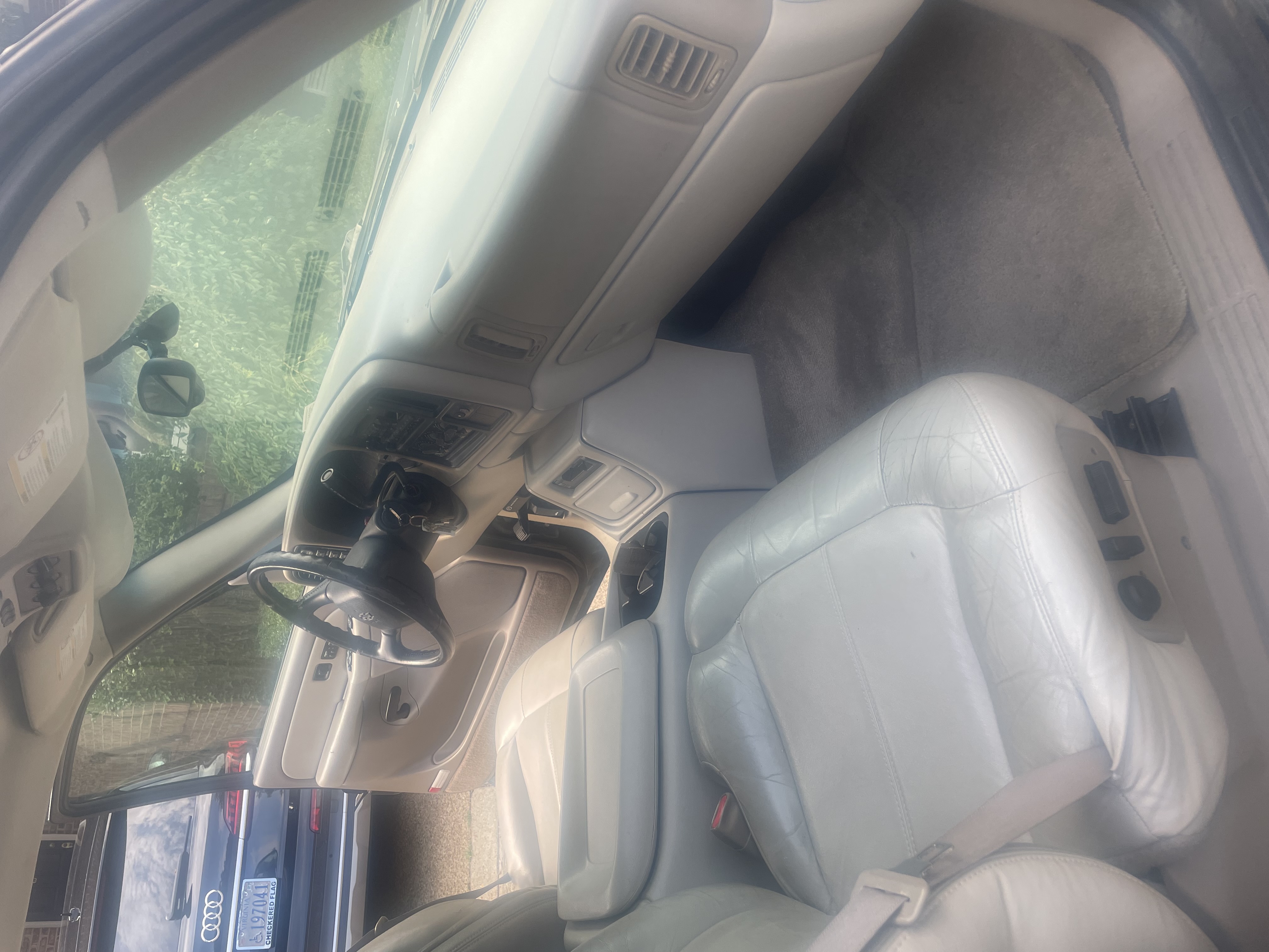 Used 2001 Chevrolet Tahoe LT w/ LT Preferred Equipment Group AWD/4WD image 8
