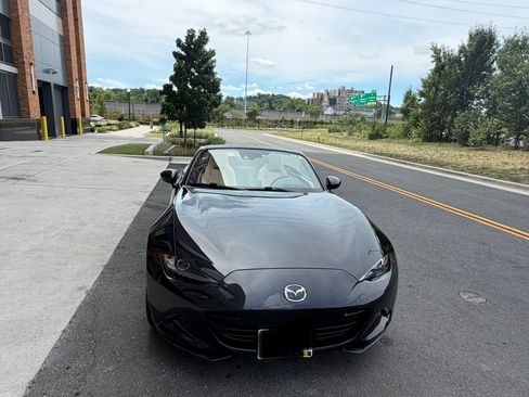 Used 2016 MAZDA MX-5 Miata Grand Touring RWD image 8