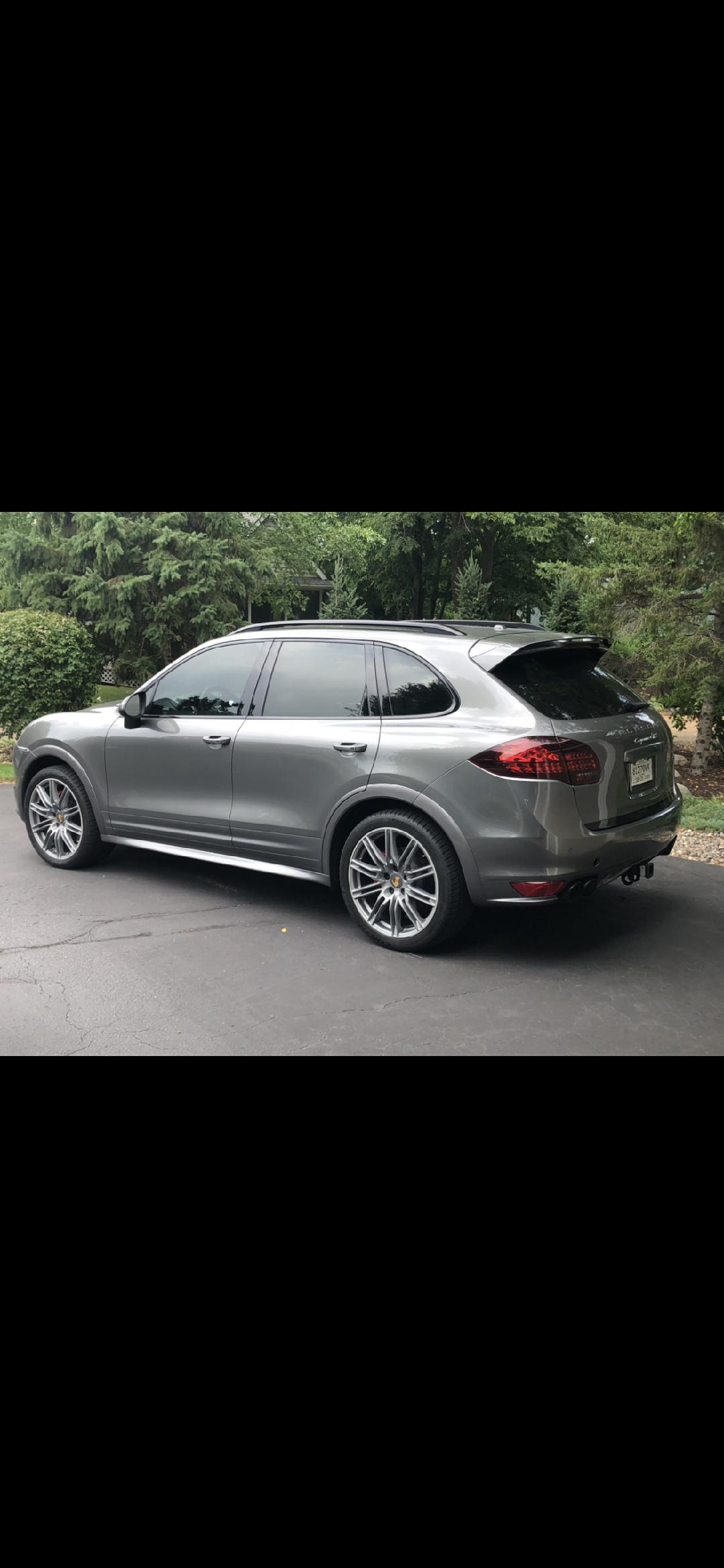 Used 2014 Porsche Cayenne GTS AWD/4WD image 5