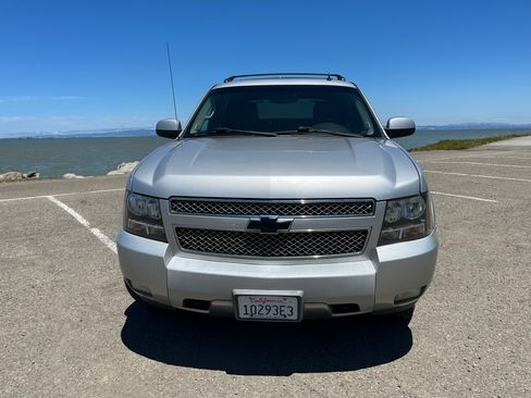 Used 2011 Chevrolet Avalanche LT w/ Luxury Package AWD/4WD image 8